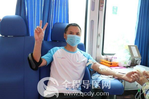 獻血車開進君庭湖畔 愛心居民拼團獻血—徐州無償獻血宣傳月活動