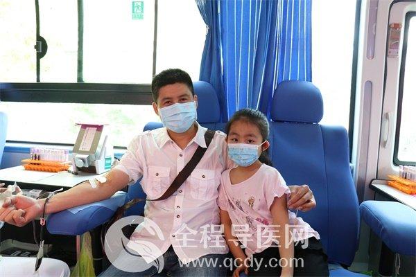獻血車開進君庭湖畔 愛心居民拼團獻血—徐州無償獻血宣傳月活動