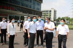 莊兆林書記、王劍鋒代市長等到徐醫附院檢查疫情防控工作
