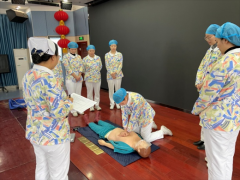 徐州市血液中心獻血服務科開展心肺復蘇操作考核
