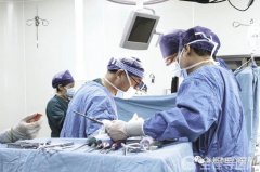 女子患退行性脊柱側彎疼痛難忍 馬超團隊精準化矯正助患者“挺直腰板”